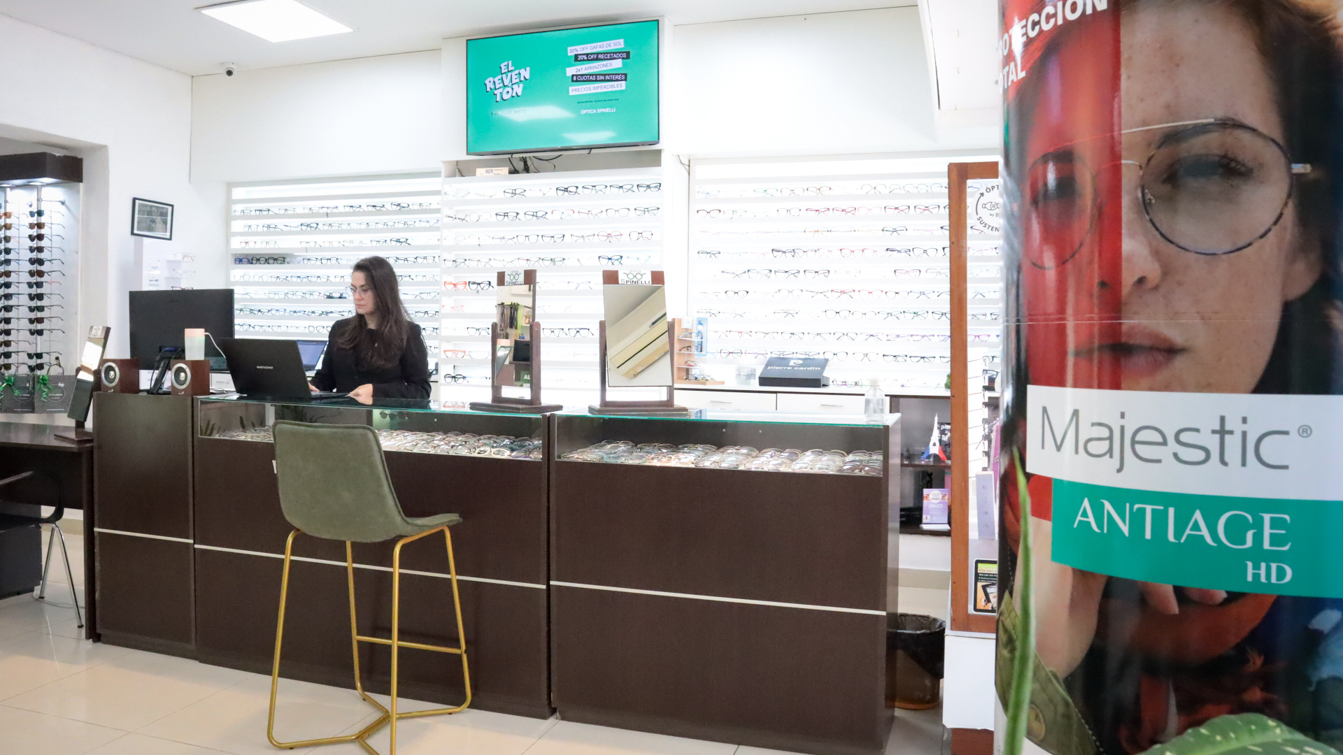 Optica en Posadas Misiones Spinelli anteojos lentes gafas