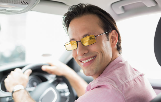 Anteojos amarillos para manejar en ruta en Optica Spinelli Posadas Misiones